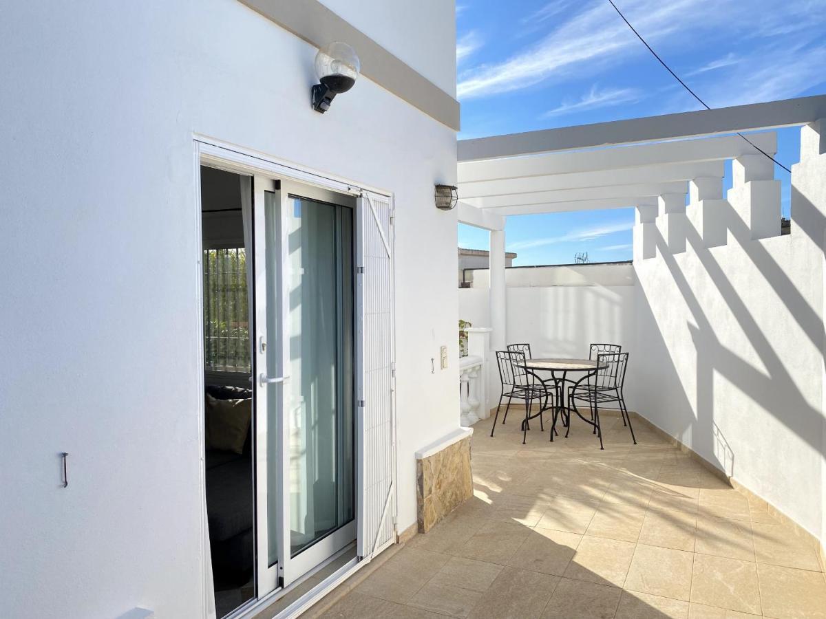 Villa Sandra Little Haven Apartment Нерха Екстериор снимка